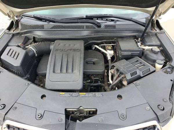 2015 CHEVROLET EQUINOX 1LT — Engine bay