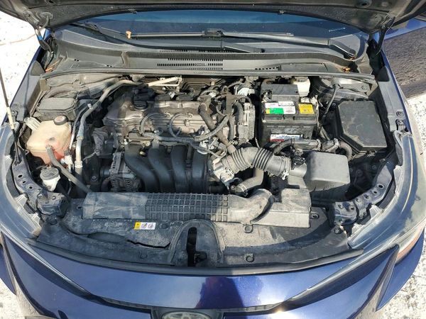2020 TOYOTA COROLLA LE — Engine bay
