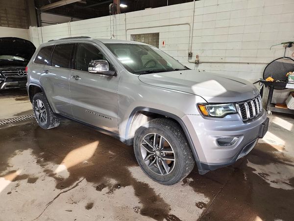 2018 JEEP GRAND CHEROKEE Limited — Passenger 3/4