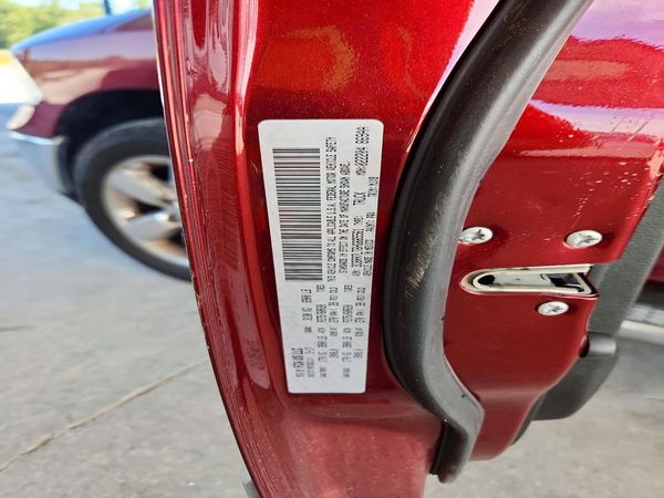 2017 RAM 1500 SLT — VINS