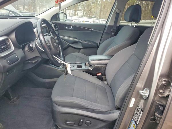 2016 KIA SORENTO L / LX