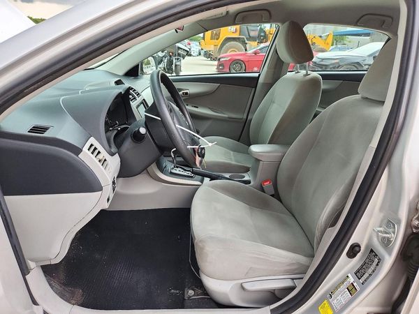 2013 TOYOTA COROLLA — DENT