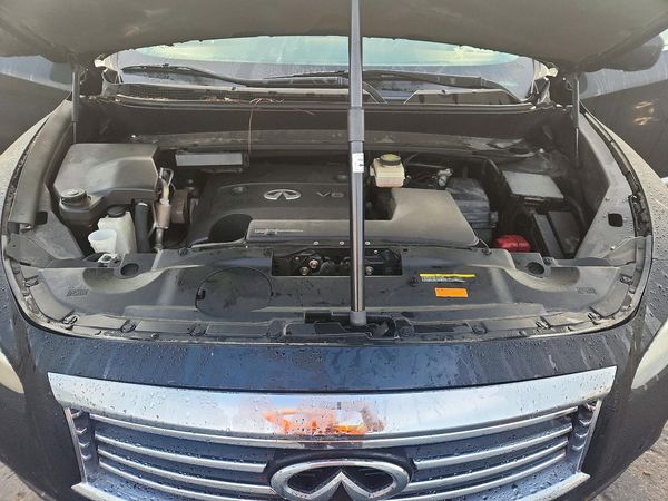 2015 INFINITI QX60 — Engine bay