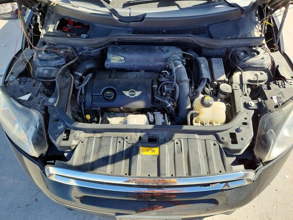 2015 MINI COOPER — Engine bay