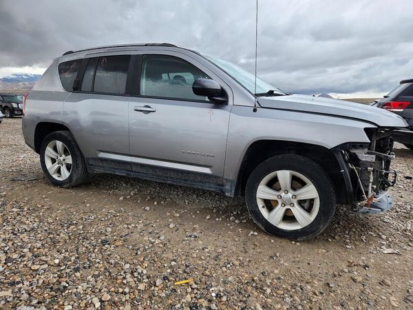 2016 JEEP COMPASS Sport — Passenger 3/4