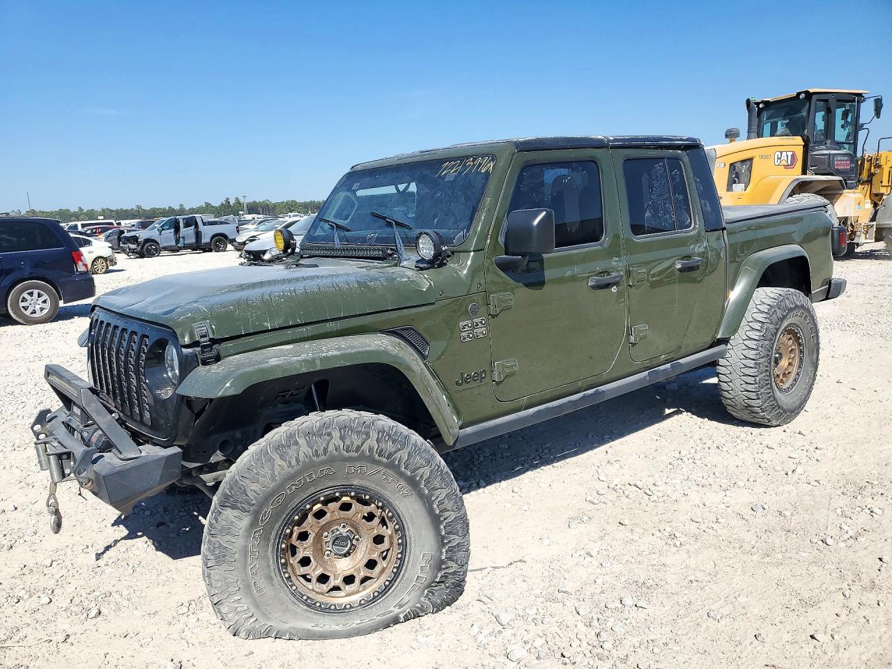2023 JEEP GLADIATOR Sport — Front 3/4