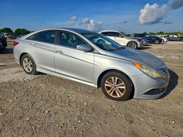 2014 HYUNDAI SONATA GLS/ GLS Popular — Passenger 3/4