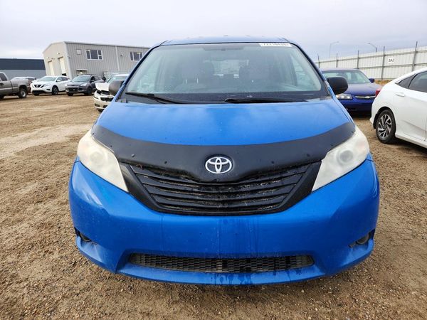 2015 TOYOTA SIENNA — DIRF