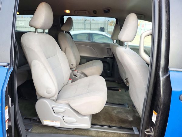 2015 TOYOTA SIENNA — PSRS