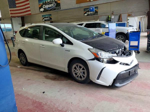 2016 TOYOTA PRIUS — Passenger 3/4