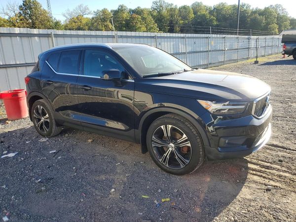 2020 VOLVO XC40 Inscription — Passenger 3/4