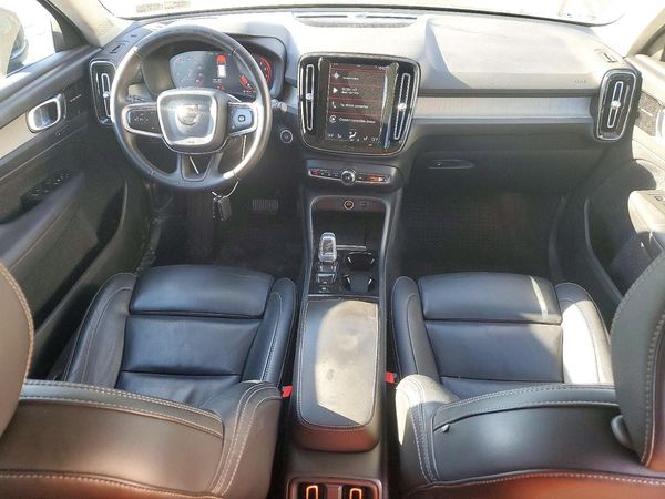 2020 VOLVO XC40 Inscription — CKPT