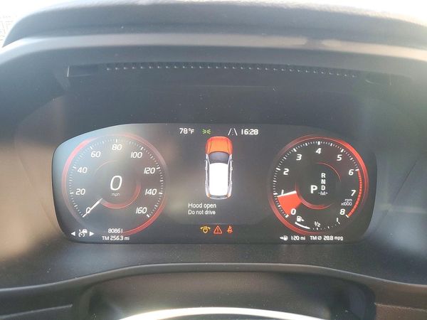 2020 VOLVO XC40 Inscription — ODOM