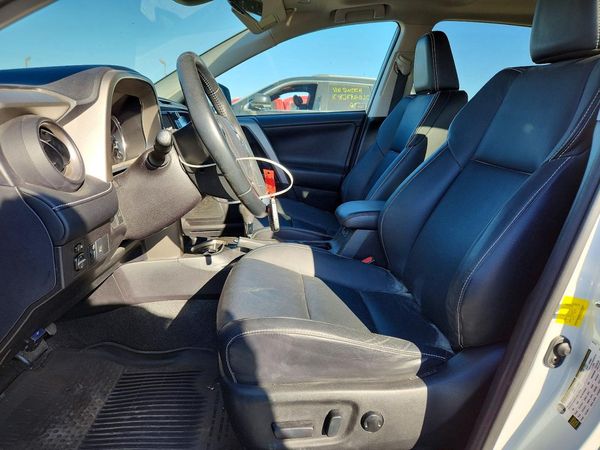 2017 TOYOTA RAV4 Ltd/Platinum — DENT