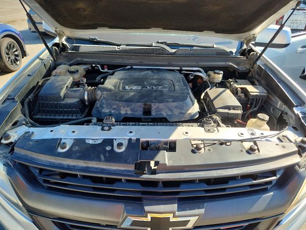 2016 CHEVROLET COLORADO Z71 — Engine bay