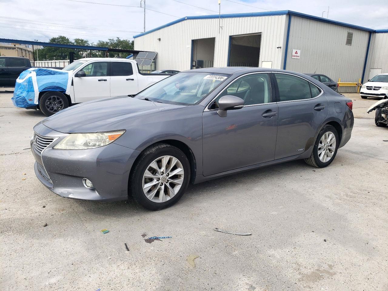 2014 LEXUS ES 300h — Front 3/4