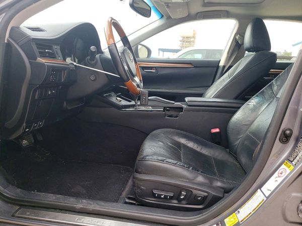 2014 LEXUS ES 300h — DENT