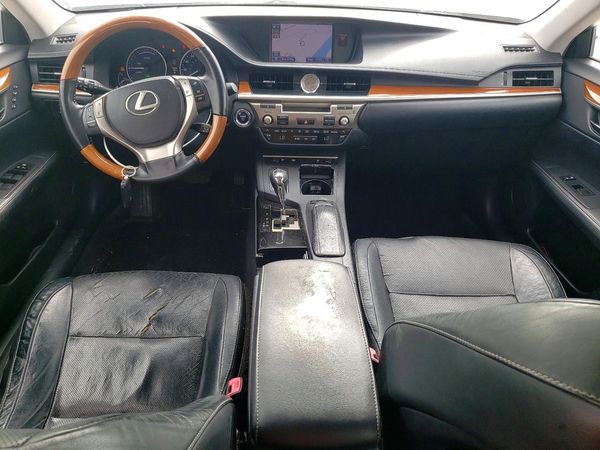 2014 LEXUS ES 300h — CKPT