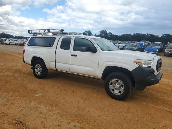 2020 TOYOTA TACOMA SR5 — Passenger 3/4