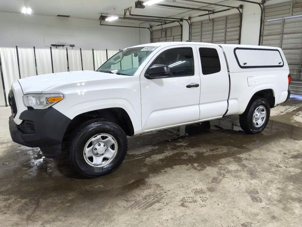 2023 TOYOTA TACOMA SR5 — Front 3/4