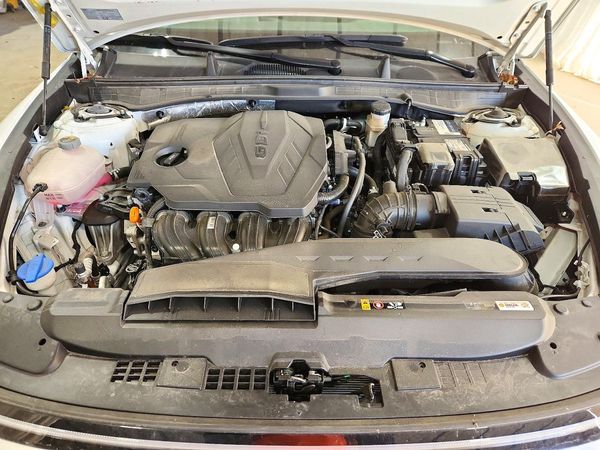 2025 HYUNDAI SONATA SEL — Engine bay