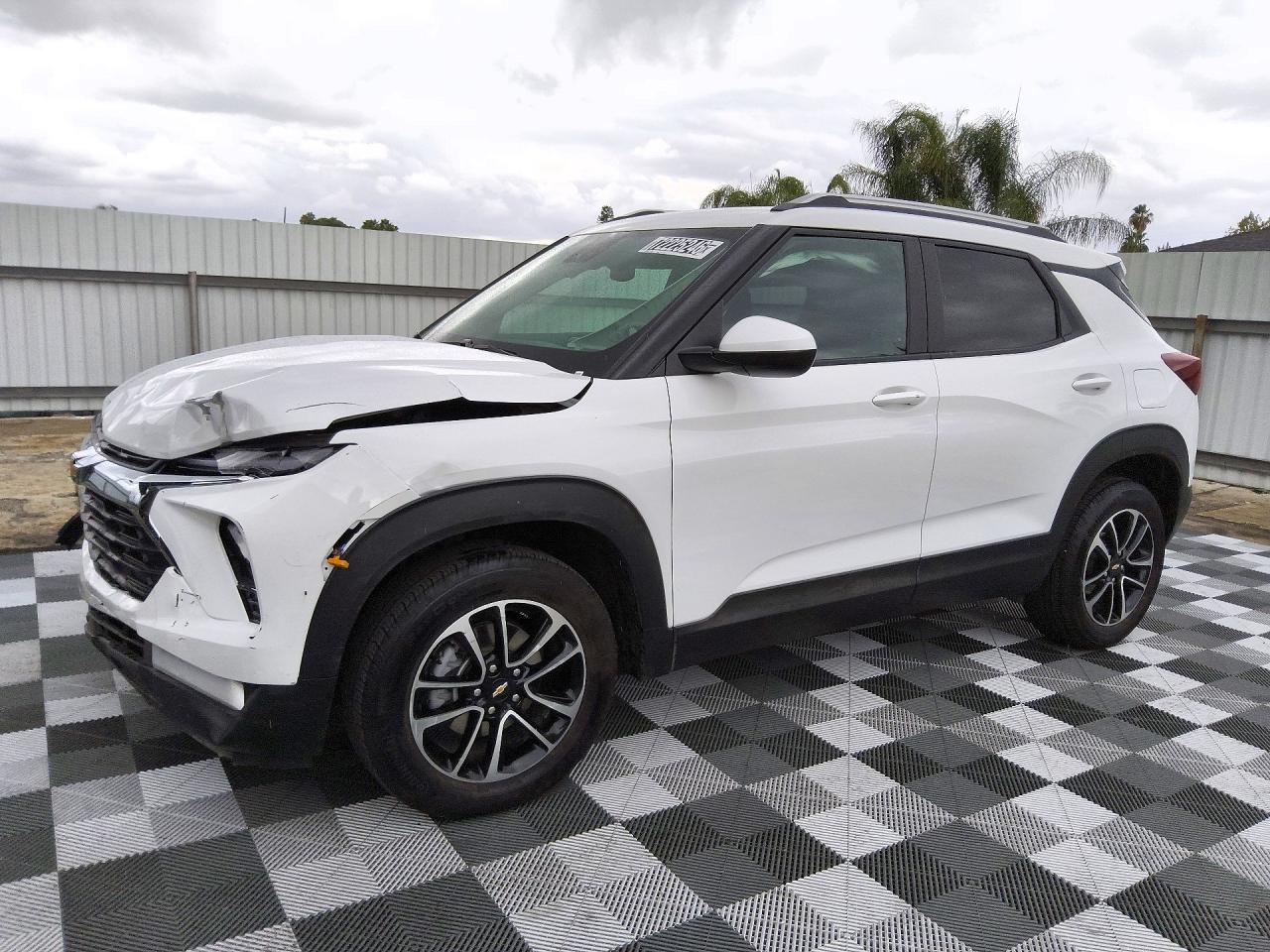 2026 CHEVROLET TRAILBLAZE LT — Front 3/4