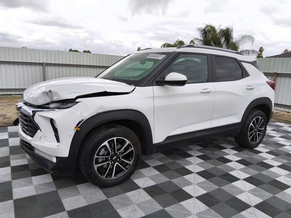 2026 CHEVROLET TRAILBLAZE LT — Front 3/4