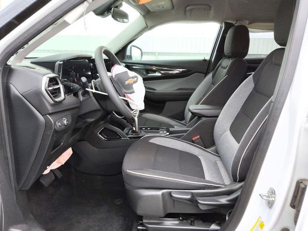 2026 CHEVROLET TRAILBLAZE LT — DENT