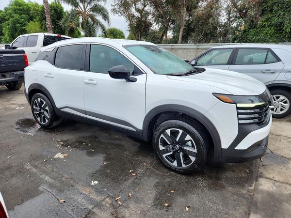 2026 NISSAN KICKS SV — Passenger 3/4