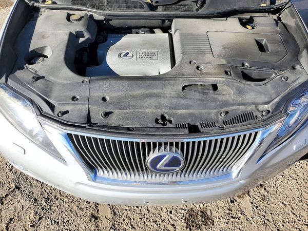 2012 LEXUS RX 450h — Engine bay