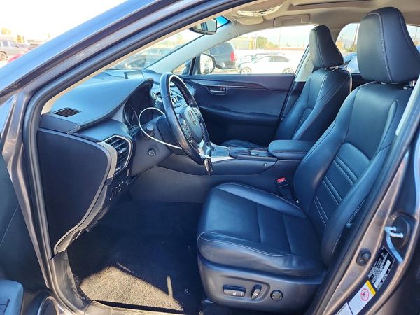 2017 LEXUS NX 300h Luxury — DENT