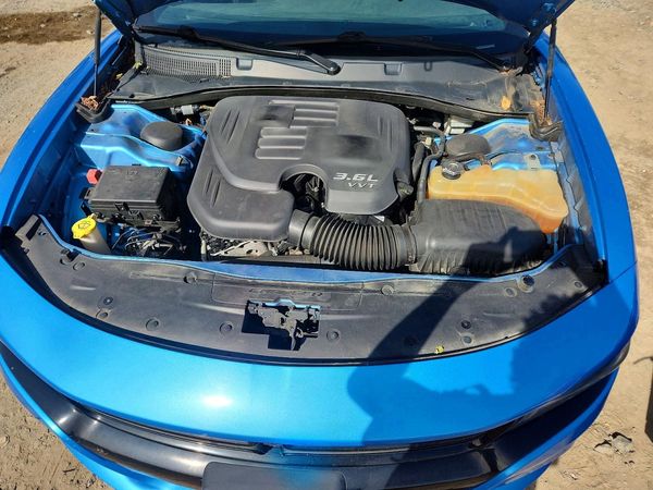 2015 DODGE CHARGER SXT — Engine bay