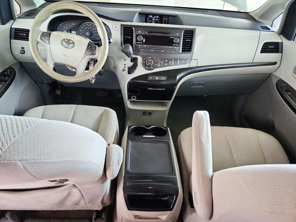 2014 TOYOTA SIENNA — CKPT