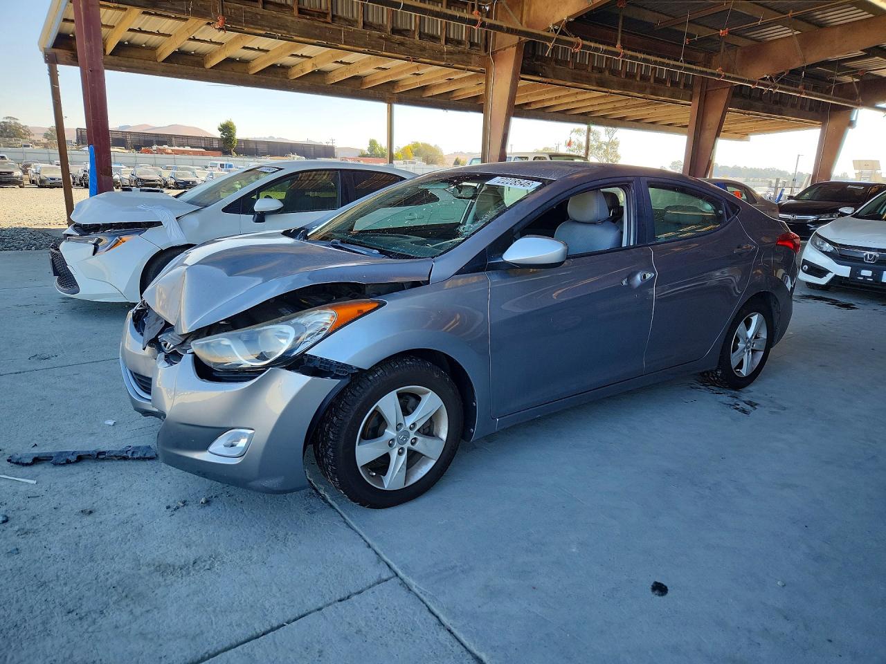2012 HYUNDAI ELANTRA GLS(Middle grade) — Front 3/4