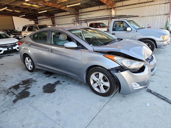 2012 HYUNDAI ELANTRA GLS(Middle grade) — Passenger 3/4