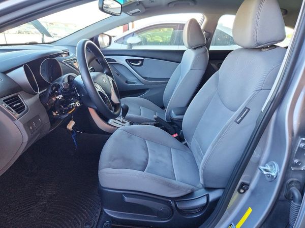 2012 HYUNDAI ELANTRA GLS(Middle grade) — DENT