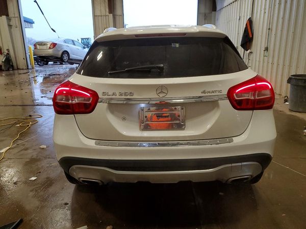 2018 MERCEDES-BENZ GLA