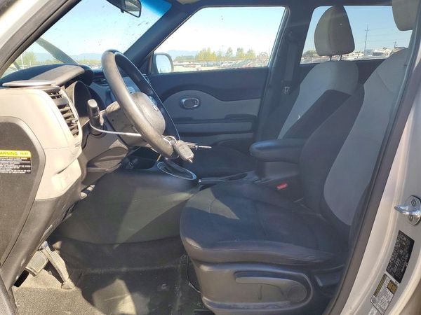 2014 KIA SOUL GL(BASE) — DENT