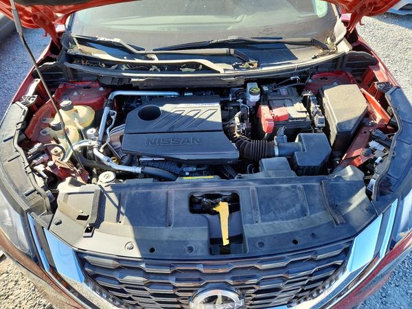 2023 NISSAN ROGUE SV — Engine bay