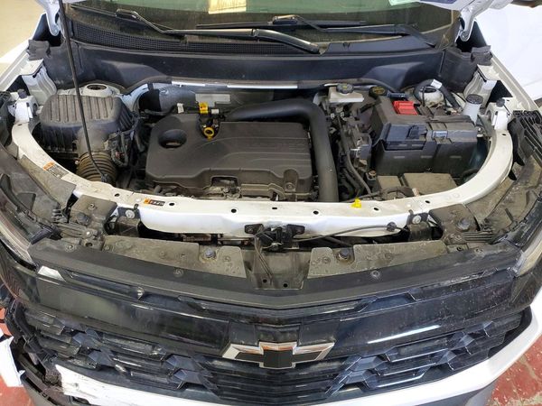2025 CHEVROLET EQUINOX 1LT — Engine bay