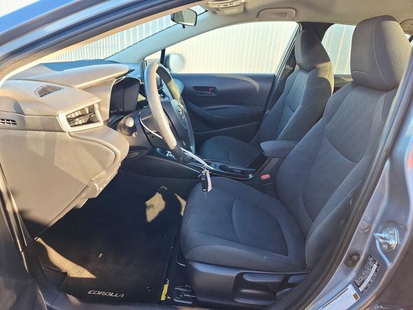 2022 TOYOTA COROLLA LE — DENT