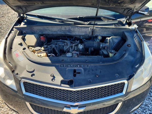 2012 CHEVROLET TRAVERSE LTZ — Engine bay