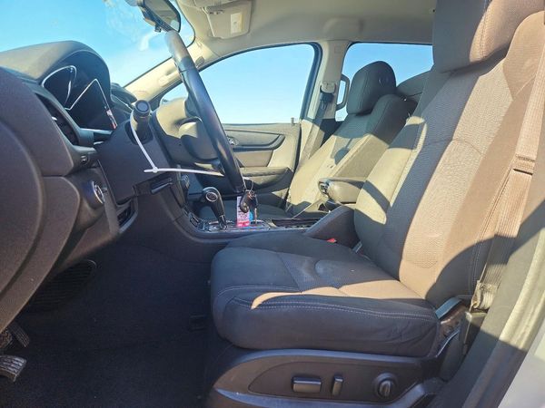 2016 CHEVROLET TRAVERSE 1LT — DENT