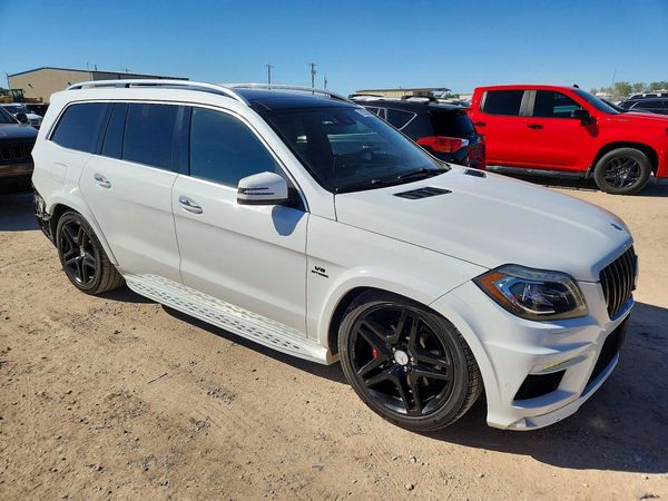 2015 MERCEDES-BENZ GL GL550 4MATIC — Passenger 3/4