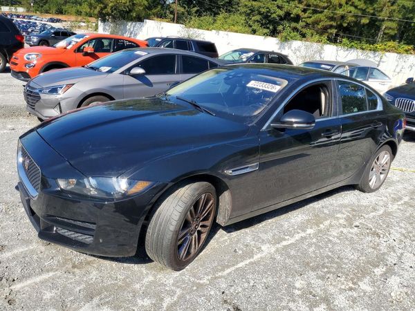 2019 JAGUAR XE Premium — Front 3/4