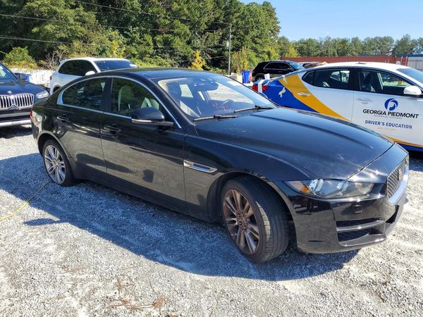 2019 JAGUAR XE Premium — Passenger 3/4