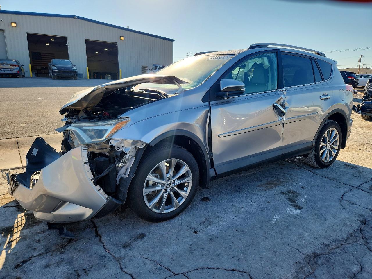 2017 TOYOTA RAV4 Ltd/Platinum — Front 3/4