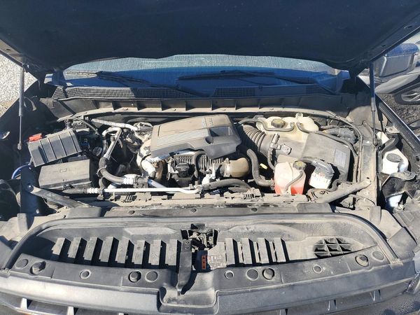 2020 CHEVROLET SILVERADO RST — Engine bay