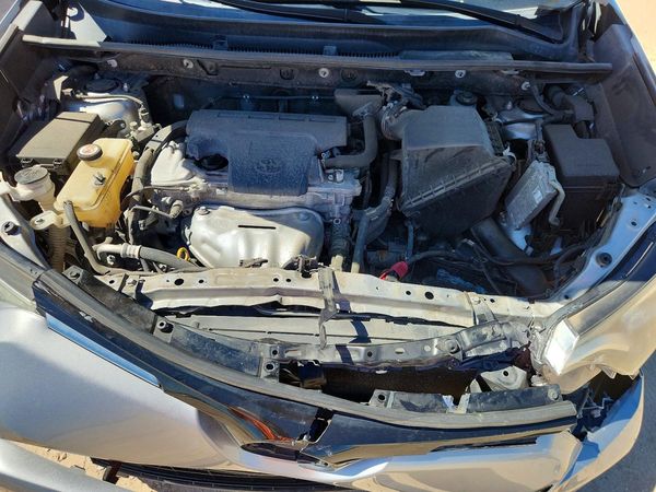 2018 TOYOTA RAV4 Adventure/XLE — Engine bay