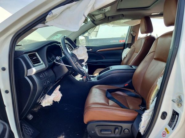 2019 TOYOTA HIGHLANDER Ltd/Ltd Platinum Hybrid — DENT